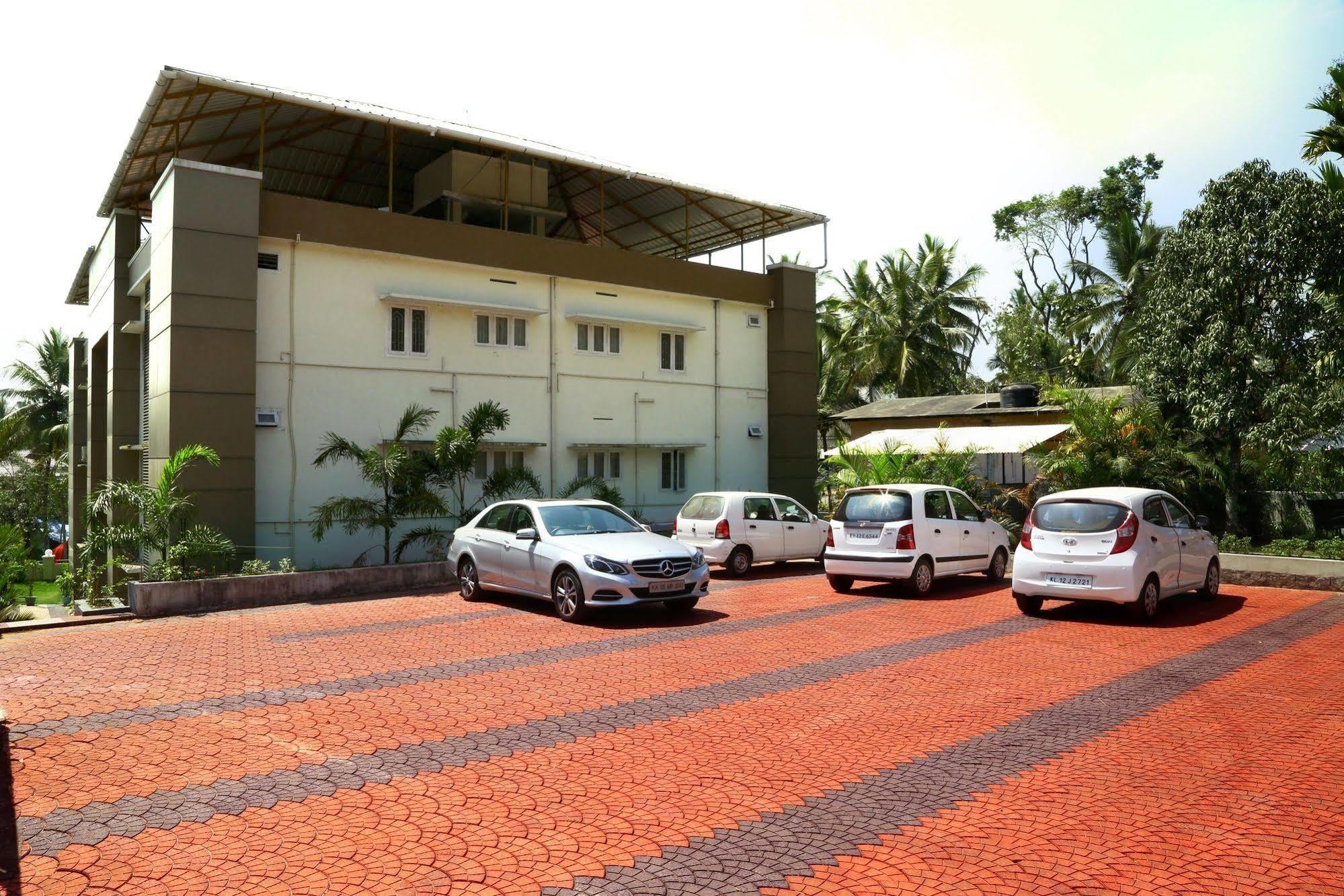 Wayanad Cliff Hotels Apartments Kalpetta Kültér fotó